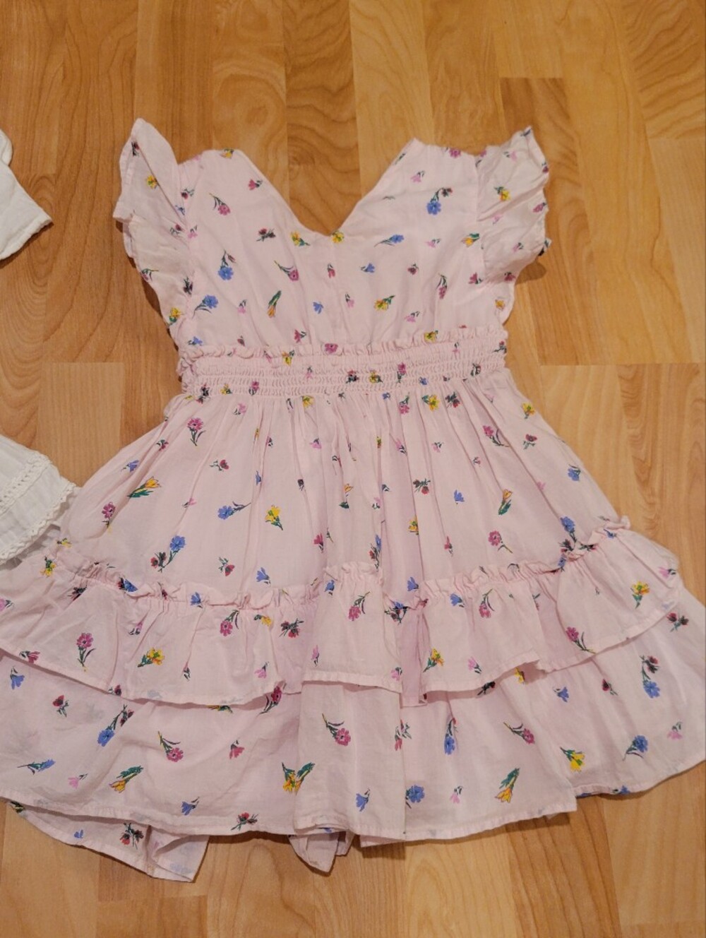 GAP Kids Flutter Tiered Dress Bundle 100% Cotton XS 4-5 White And Pink Floral - Picture 5 of 8